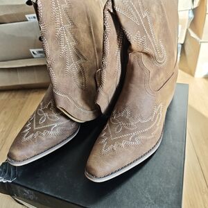 Brown Western-Style Women's Boots